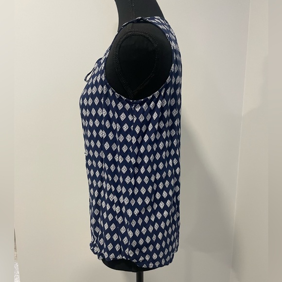 Anthropologie Pleione Navy Blue & White Tie-Front Geometric Blouse EUC - Picture 3 of 7